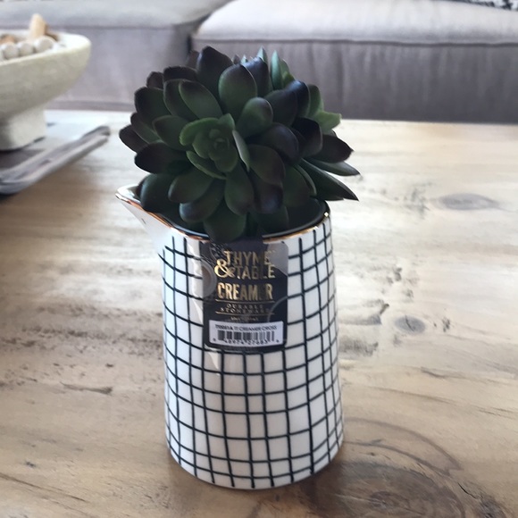 Thyme & Table Creamer Pitcher - Grid pattern - LAST ONE - Picture 3 of 3